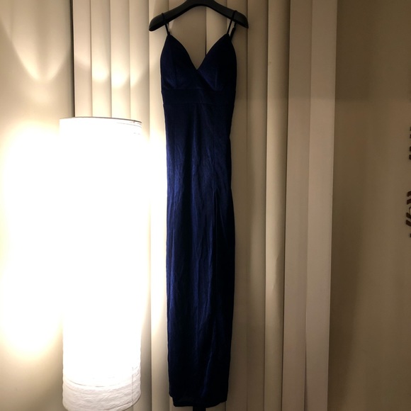 💙 Beautiful Blue Shimmer Slit Ball/Prom Dress 💙 - Picture 3 of 3